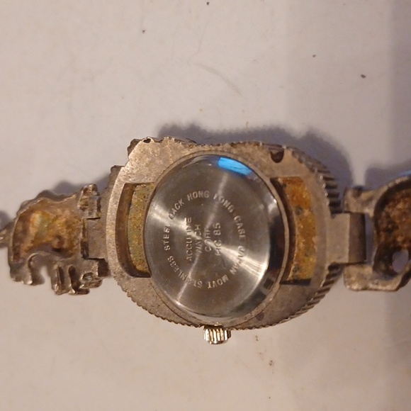 VINTAGE WOMEN'S WATCH NOAHS ARK, ANIMALS PRE LOVED, SILVERTONE, HONG KONG QUARTZ - Picture 2 of 9